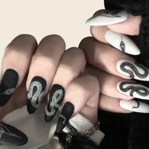 Gothic Black And White Almond Shaped Snake Press On Nails Medium Fake Na… - Picture 1 of 5